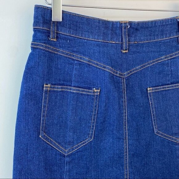 Forever 21 jean  skirt, mini length, with raw hem - Picture 6 of 9